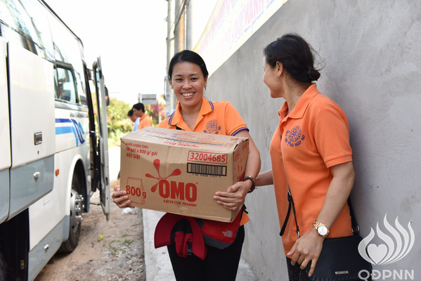 Quỹ Đạo Phật Ngày Nay - Tổng Kết Chương Trình Trao Quà Từ Thiện Và Trao Tặng Học Bổng Cho Học Sinh Nghèo Vượt Khó C101