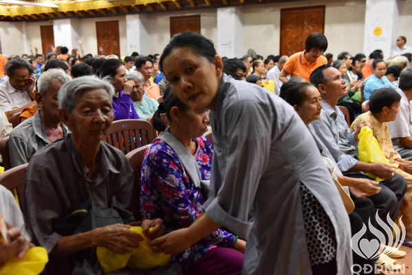 Quỹ Đạo Phật Ngày Nay - Tổng Kết Chương Trình  Trao Tặng Yêu Thương Cho Người Khiếm Thị C104