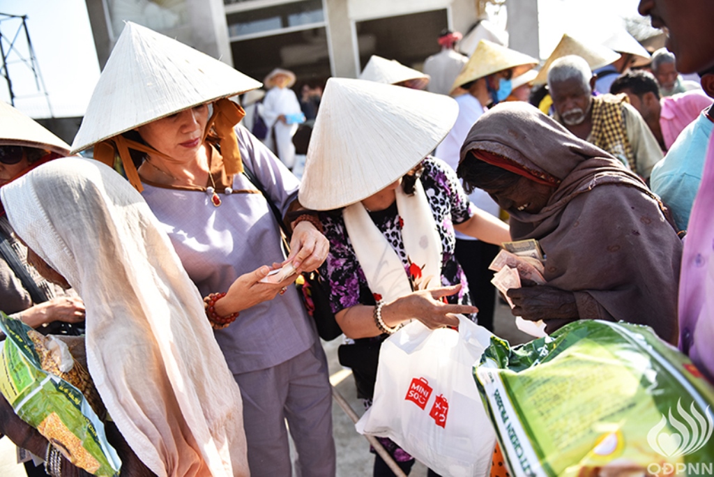 Quỹ Đạo Phật Ngày Nay - Tổng Kết Chương Trình Trao Quà Từ Thiện Và Cúng Dường Trai Tăng Tại Ấn Độ (C103)