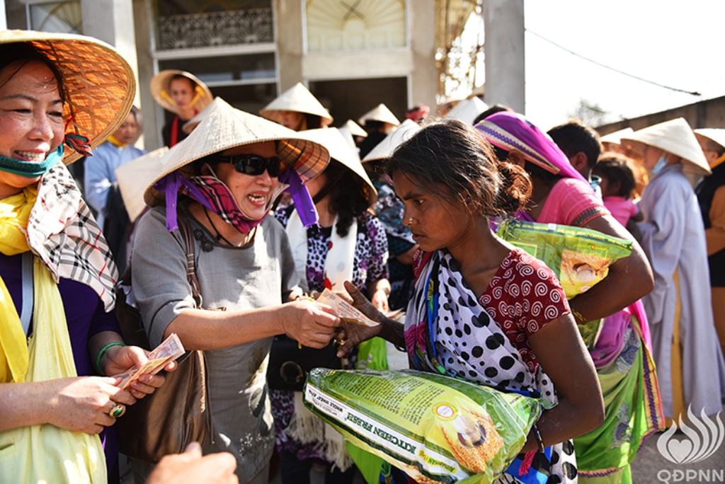 Quỹ Đạo Phật Ngày Nay - Tổng Kết Chương Trình Trao Quà Từ Thiện Và Cúng Dường Trai Tăng Tại Ấn Độ (C103)