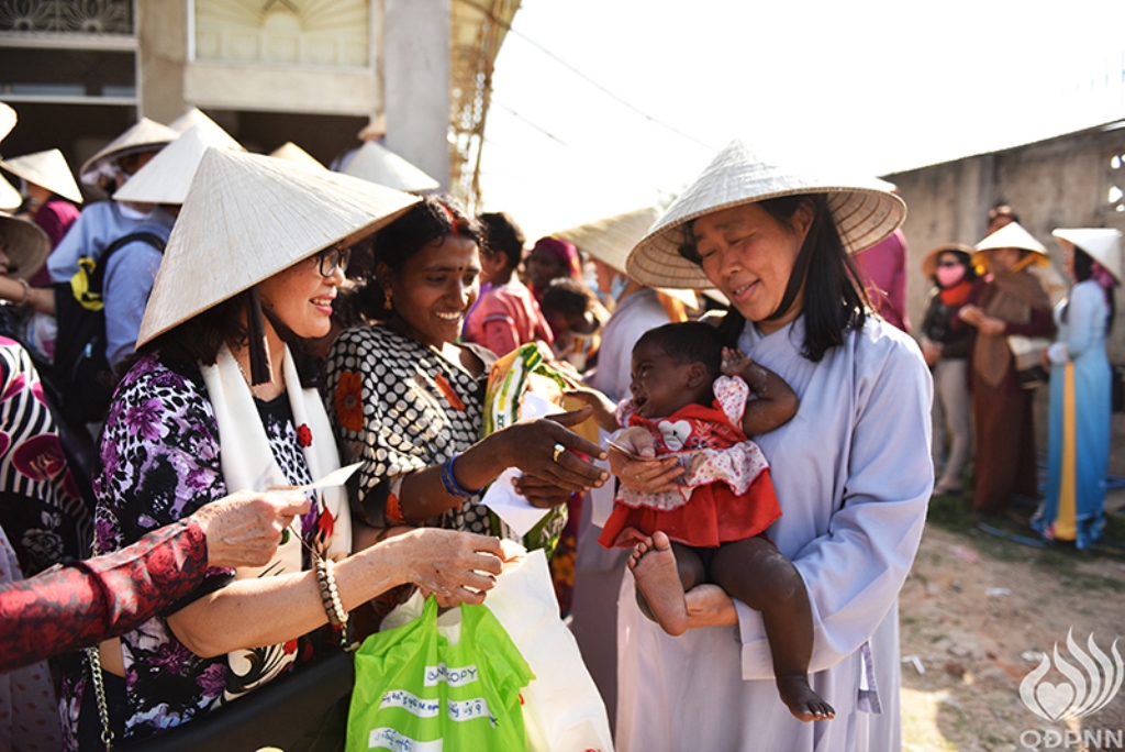 Quỹ Đạo Phật Ngày Nay - Tổng Kết Chương Trình Trao Quà Từ Thiện Và Cúng Dường Trai Tăng Tại Ấn Độ (C103)