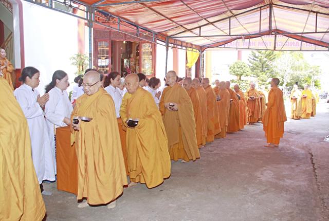 Sinh Hoạt Ngày Đầu Khoá Tu Ni Giới Khất Sĩ Lần Thứ 26
