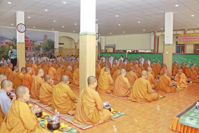 Sinh Hoạt Ngày Đầu Khoá Tu Ni Giới Khất Sĩ Lần Thứ 26