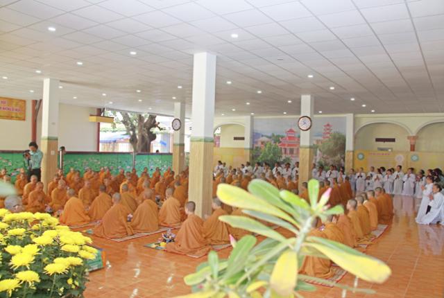 Sinh Hoạt Ngày Đầu Khoá Tu Ni Giới Khất Sĩ Lần Thứ 26