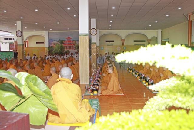 Sinh Hoạt Ngày Đầu Khoá Tu Ni Giới Khất Sĩ Lần Thứ 26