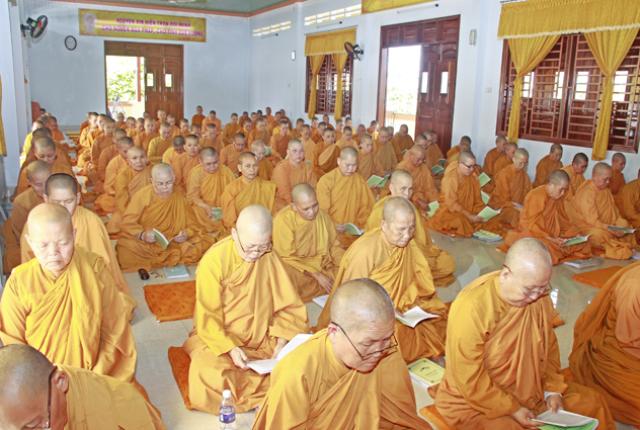 Sinh Hoạt Ngày Đầu Khoá Tu Ni Giới Khất Sĩ Lần Thứ 26