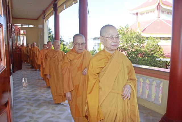 Sinh Hoạt Ngày Đầu Khoá Tu Ni Giới Khất Sĩ Lần Thứ 26