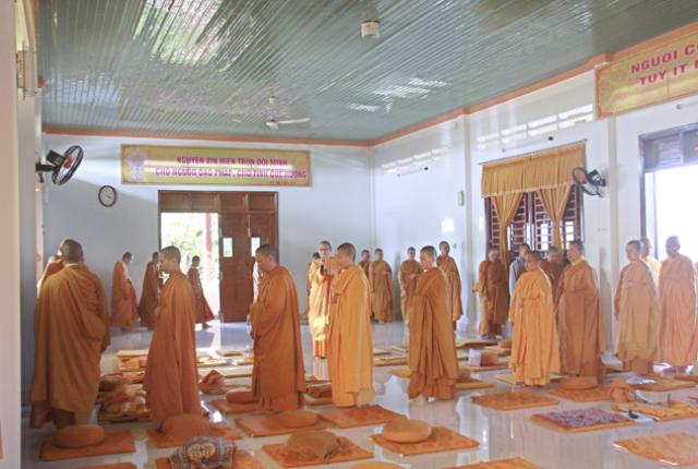 Sinh Hoạt Ngày Đầu Khoá Tu Ni Giới Khất Sĩ Lần Thứ 26