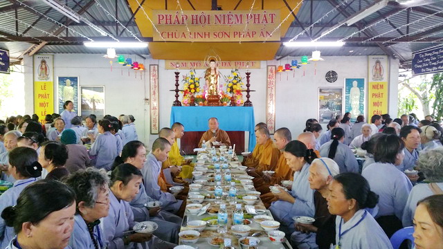 Lễ an vị tôn tượng Đức Bổn sư tại chùa Linh Sơn Pháp Ấn.