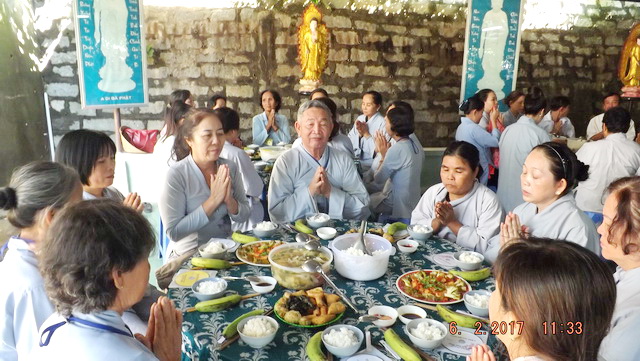 Lễ an vị tôn tượng Đức Bổn sư tại chùa Linh Sơn Pháp Ấn.