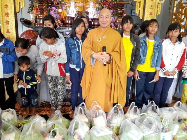 Lễ an vị tôn tượng Đức Bổn sư tại chùa Linh Sơn Pháp Ấn.