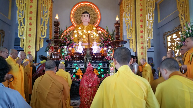 Lễ an vị tôn tượng Đức Bổn sư tại chùa Linh Sơn Pháp Ấn.