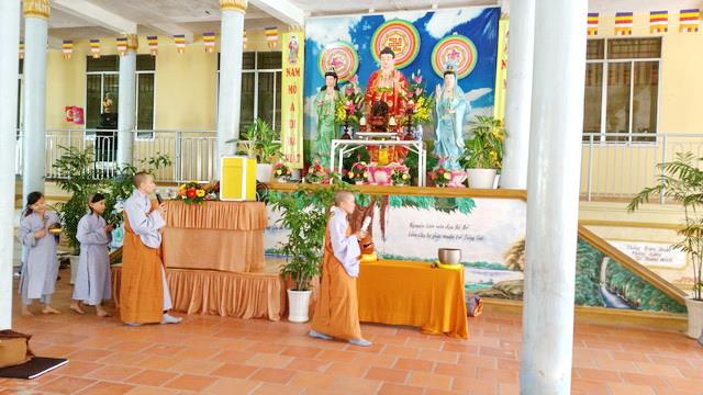Chùa Lộc Thọ khai khóa tu Bát quan trai đầu năm