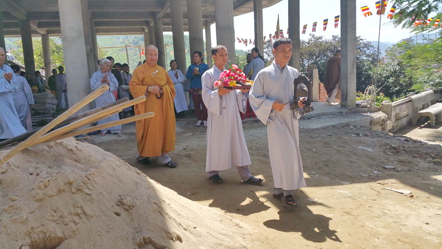 Lễ an vị tôn tượng Đức Bổn sư tại chùa Linh Sơn Pháp Ấn.