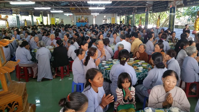 Lễ an vị tôn tượng Đức Bổn sư tại chùa Linh Sơn Pháp Ấn.