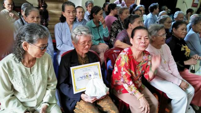 Khánh Hòa: Chùa Linh Thứu Mừng thọ 160 Phật tử cao tuổi