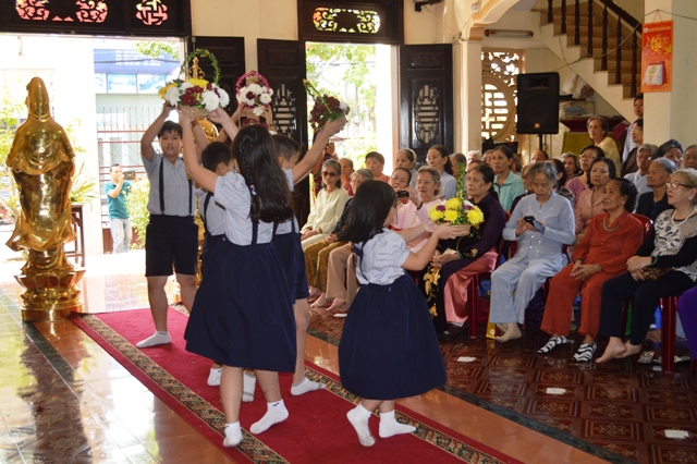 Khánh Hòa: Chùa Linh Thứu Mừng thọ 160 Phật tử cao tuổi