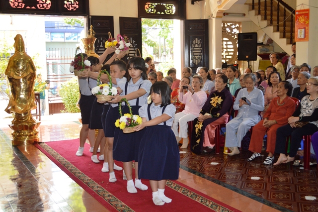 Khánh Hòa: Chùa Linh Thứu Mừng thọ 160 Phật tử cao tuổi