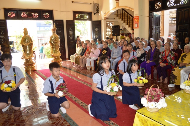 Khánh Hòa: Chùa Linh Thứu Mừng thọ 160 Phật tử cao tuổi