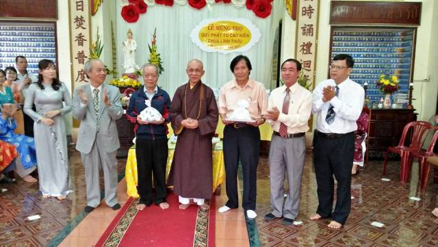 Khánh Hòa: Chùa Linh Thứu Mừng thọ 160 Phật tử cao tuổi