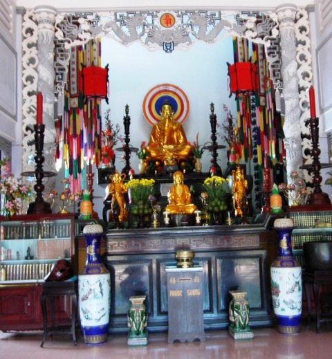 Đầu Xuân vản cảnh Tổ đình Sắc tứ Hội Phước – ngôi chùa cổ có cây  lão Mai cao 12m