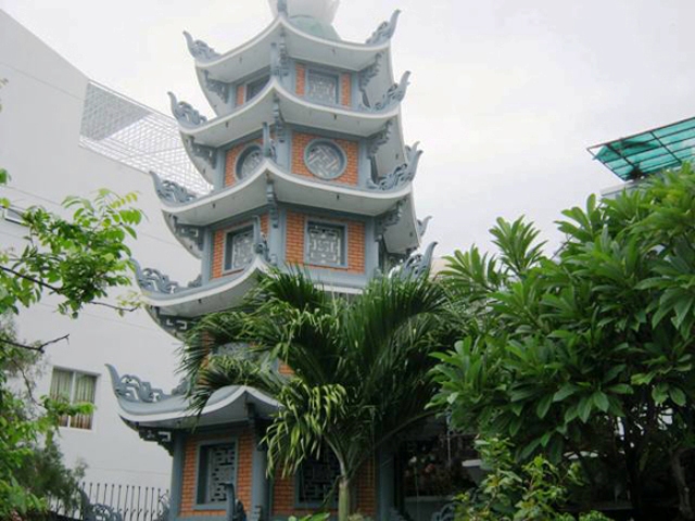 Đầu Xuân vản cảnh Tổ đình Sắc tứ Hội Phước – ngôi chùa cổ có cây  lão Mai cao 12m