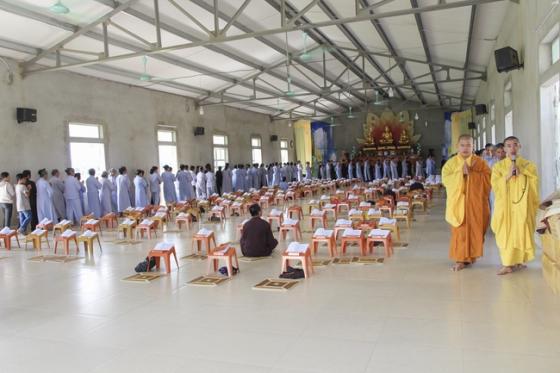 Về chùa Đống Cao dự khóa tu một ngày niệm Phật