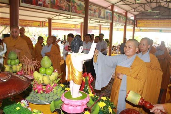 Phật giáo Thiệu Hóa kính mừng Phật đản (PL. 2561)