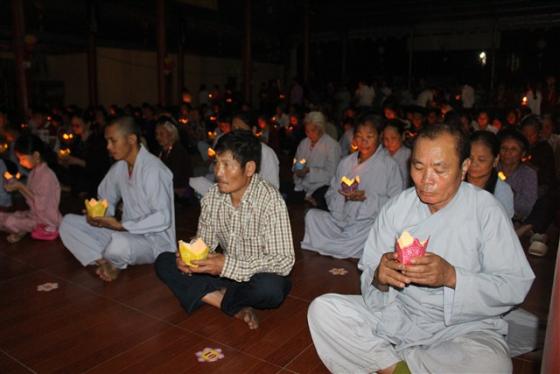 Đêm hoa đăng cầu nguyện hòa bình tại chùa Thiên Phúc - Yên Định