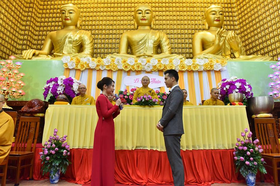Lễ hằng thuận của Thanh Tùng và Phương Uyên tại chùa Giác Ngộ