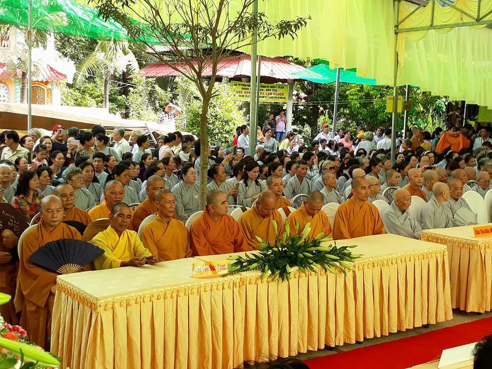 Bến Tre: Lễ đặt đá trùng tu xây dựng lại ngôi tự viện tại chùa Hưng Lâm