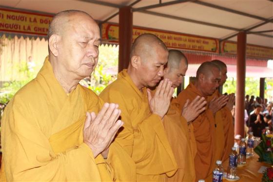 Phật giáo Thiệu Hóa kính mừng Phật đản (PL. 2561)