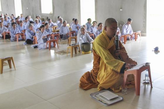 Về chùa Đống Cao dự khóa tu một ngày niệm Phật