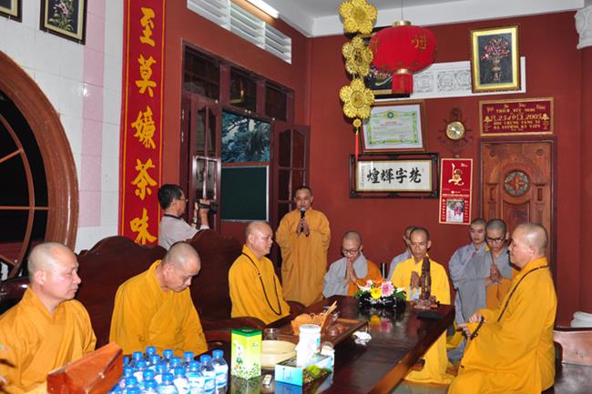 Ban Hoằng pháp, Ban TTXH TƯ phát quà, khám chữa bệnh tại An Giang