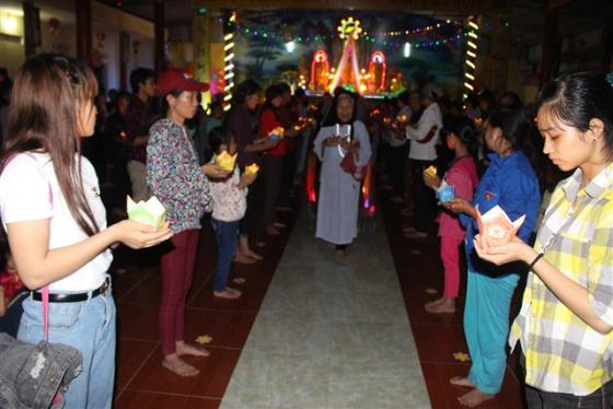 Đêm hoa đăng cầu nguyện hòa bình tại chùa Thiên Phúc - Yên Định