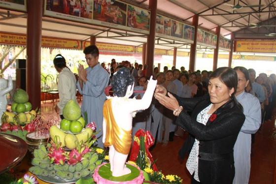 Phật giáo Thiệu Hóa kính mừng Phật đản (PL. 2561)
