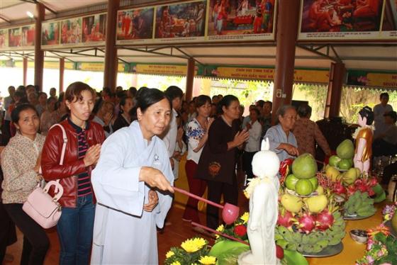 Phật giáo Thiệu Hóa kính mừng Phật đản (PL. 2561)
