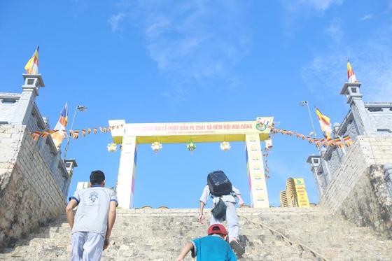 Phật giáo Tĩnh Gia tổ chức đêm văn nghệ,hoa đăng kính mừng Phật đản