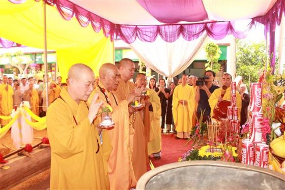Lễ đặt đá - Phạt mộc xây dựng chùa Mèo - Lang Chánh