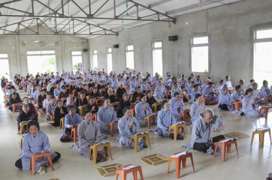 Về chùa Đống Cao dự khóa tu một ngày niệm Phật
