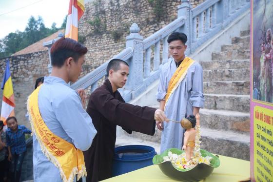 Phật giáo Tĩnh Gia tổ chức đêm văn nghệ,hoa đăng kính mừng Phật đản