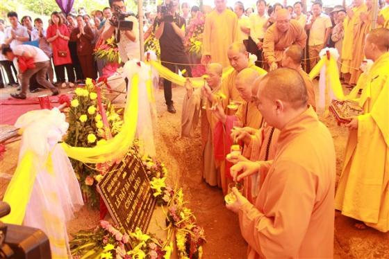 Lễ đặt đá - Phạt mộc xây dựng chùa Mèo - Lang Chánh