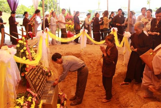 Lễ đặt đá - Phạt mộc xây dựng chùa Mèo - Lang Chánh