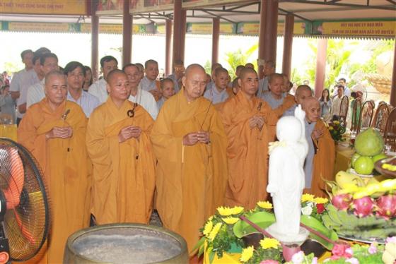 Phật giáo Thiệu Hóa kính mừng Phật đản (PL. 2561)