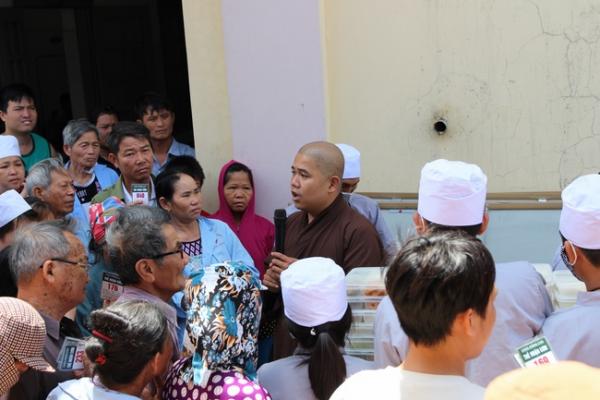 Phát cơm chay từ thiện và phóng sanh tại Nga Sơn