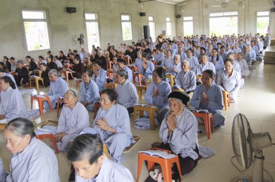 Về chùa Đống Cao dự khóa tu một ngày niệm Phật