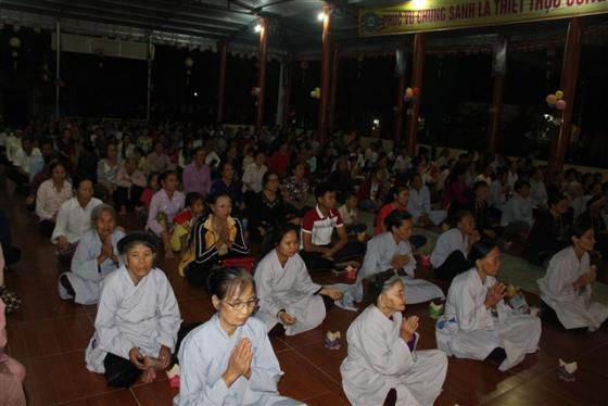 Đêm hoa đăng cầu nguyện hòa bình tại chùa Thiên Phúc - Yên Định