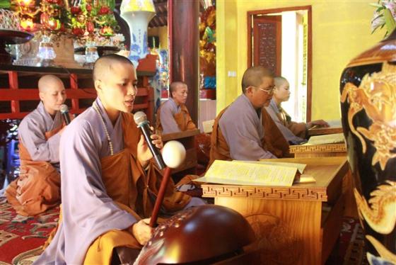 Về chùa Báo Ân dự lễ tắm Phật