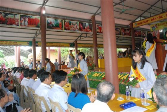 Phật giáo Thiệu Hóa kính mừng Phật đản (PL. 2561)