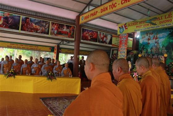 Phật giáo Thiệu Hóa kính mừng Phật đản (PL. 2561)